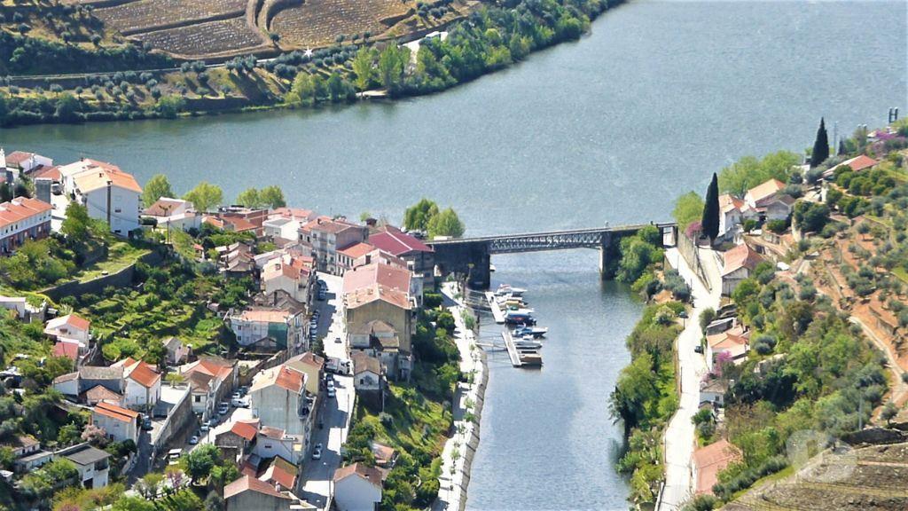 Comprar Loja Armamar - Fotos para Quinta Vinícola 49ha. Portugal, Douro, Armamar.