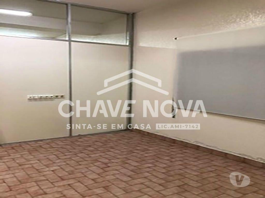 Comprar Loja Santa Maria da Feira - Fotos para Loja para arrendar em Paços de Brandão