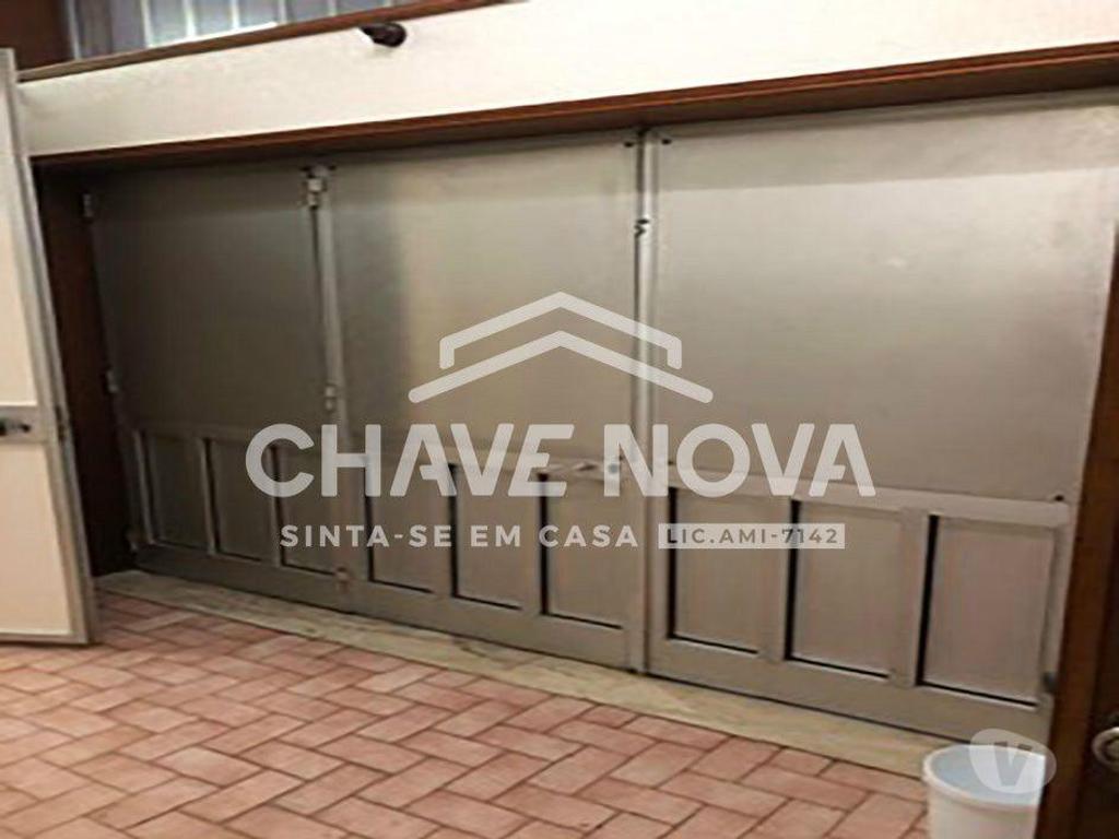 Comprar Loja Santa Maria da Feira - Fotos para Loja para arrendar em Paços de Brandão