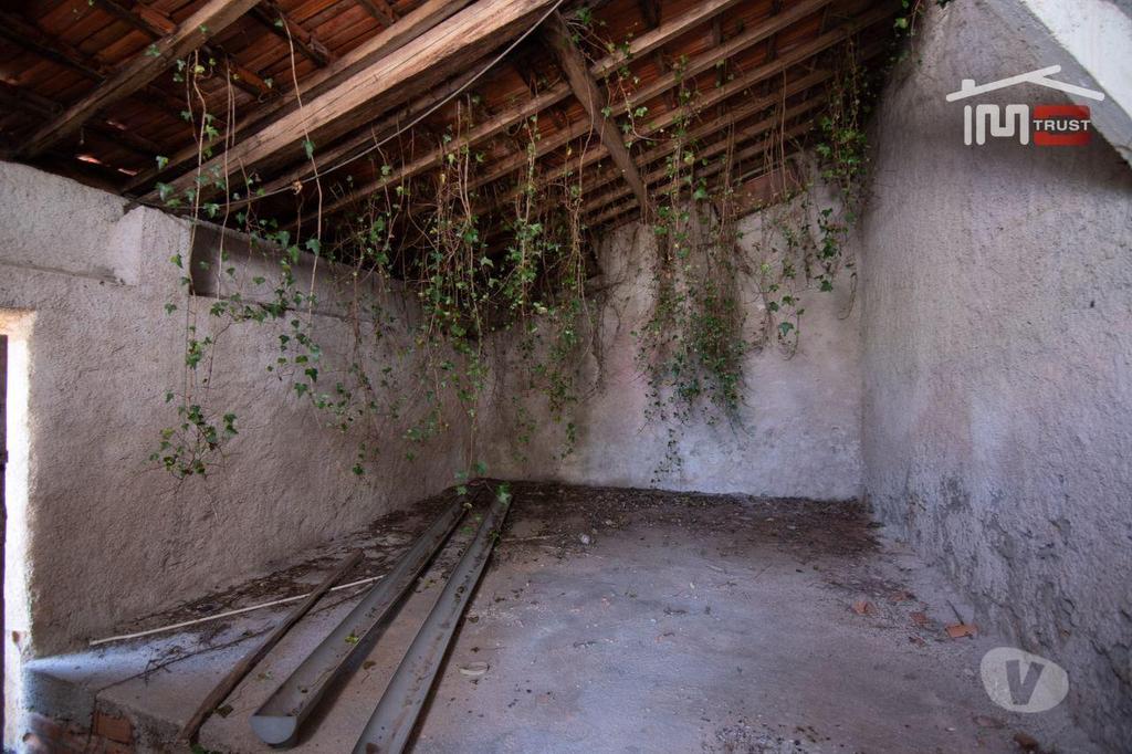 Apartamentos a venda Tomar - Fotos para Tomar-Moradia em ruina para reconstrução (1-M-000377)