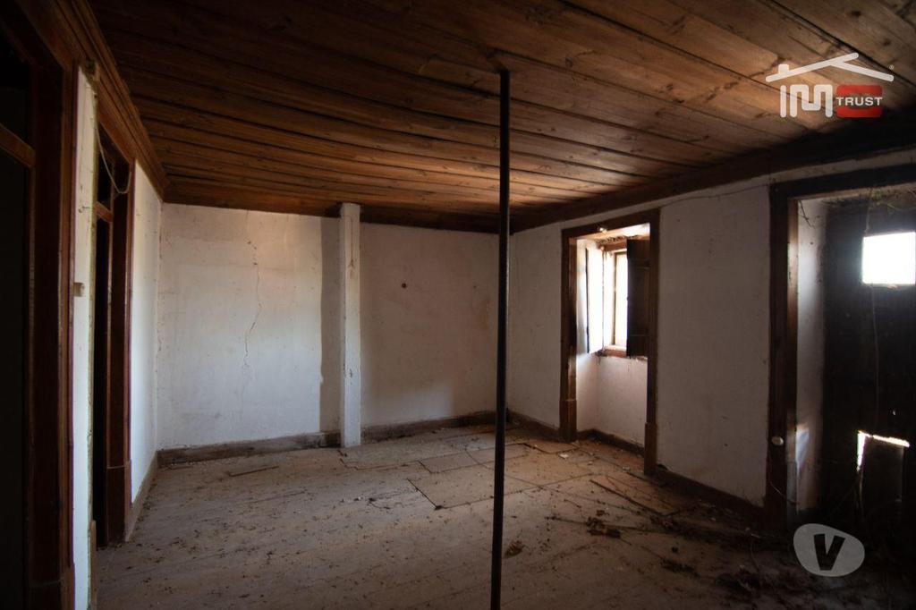 Apartamentos a venda Tomar - Fotos para Tomar-Moradia em ruina para reconstrução (1-M-000377)