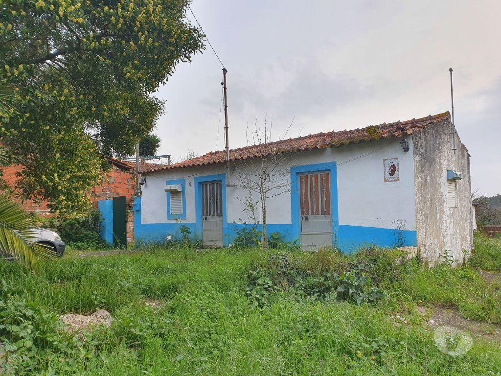 Terrenos Porto de Mós - Fotos para Quintinha c 5500m2 com moradia para reconstrução - Porto de Mós