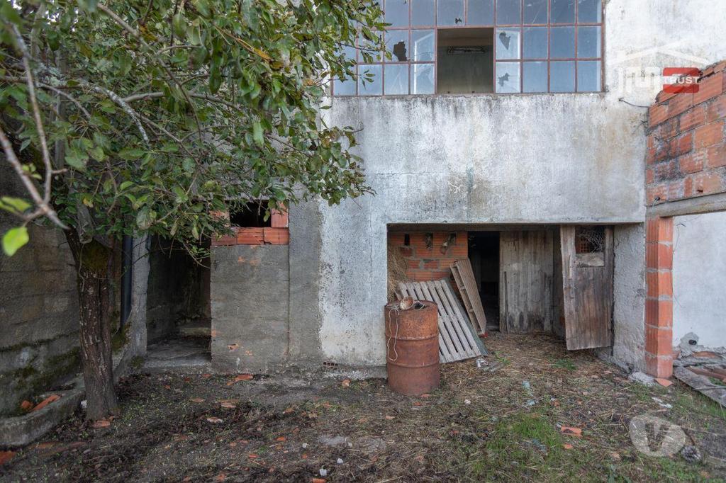 Apartamentos a venda Ourém - Fotos para Ourem-Moradia T3 em casal Pinheiro (1-M-000399)