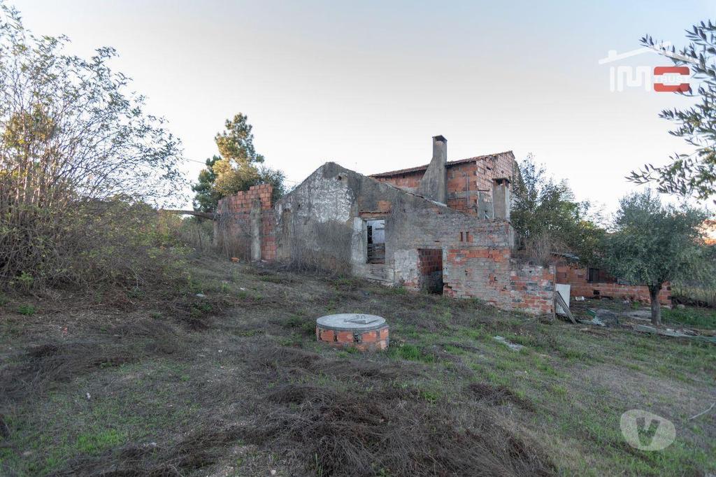 Apartamentos a venda Ourém - Fotos para Ourem-Moradia T3 em casal Pinheiro (1-M-000399)