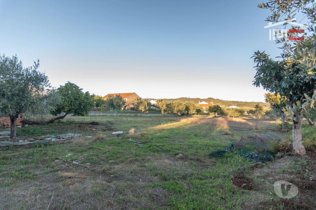 Apartamentos a venda Ourém - Fotos para Ourem-Moradia T3 em casal Pinheiro (1-M-000399)