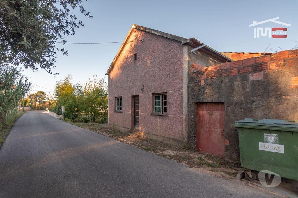 Apartamentos a venda Ourém - Fotos para Ourem-Moradia T3 em casal Pinheiro (1-M-000399)