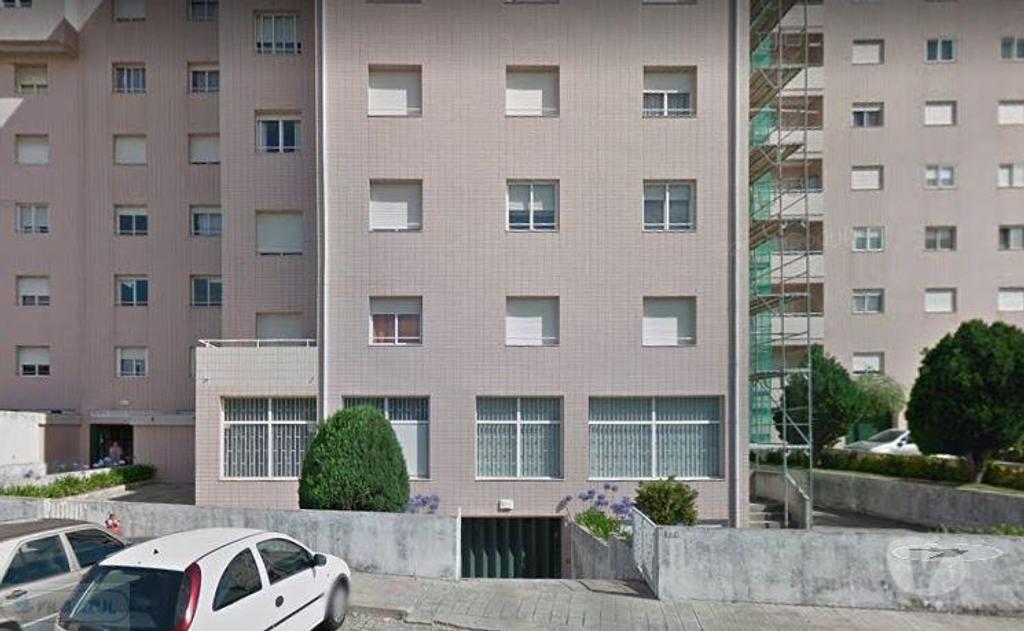 Comprar Loja Gondomar - Fotos para Para investidores - Loja com terraço e garagem - Rio Tinto