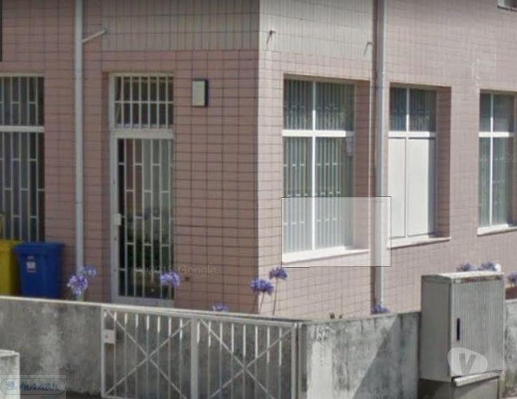 Comprar Loja Gondomar - Fotos para Para investidores - Loja com terraço e garagem - Rio Tinto