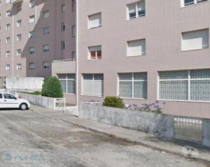 Venda Loja - Fotos para Para investidores - Loja com terraço e garagem - Rio Tinto