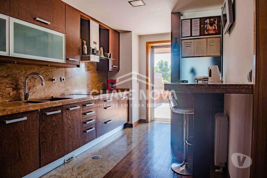 Imóveis para alugar Vila Nova de Gaia - Fotos para Apartamento T2 com terraço e box em condomínio fechado com...