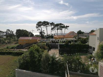 Terrenos a venda - Fotos para Terreno com Projeto para Moradia de 3 frentes na Praia de