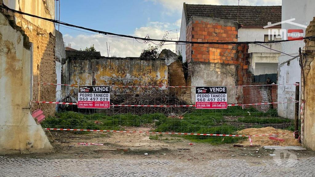 Terrenos Montijo - Fotos para Lote Terreno c 160m2 para Construção de Moradia até 2 Pisos -