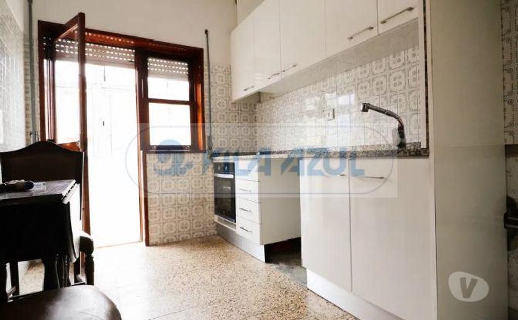 Comprar Loja Maia - Fotos para Edifício Multifuncional em Águas Santas - 4 Apartamentos T2,...