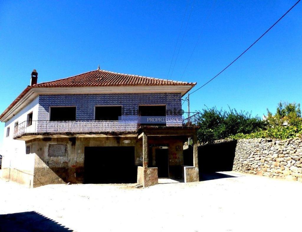 Comprar Loja Figueira de Castelo Rodrigo - Fotos para Casa, Armazém e Lagar antigos com terreno. Portugal, Guarda,...