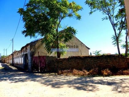 Comprar Loja - Fotos para Casa, Armazém e Lagar antigos com terreno. Portugal, Guarda,...