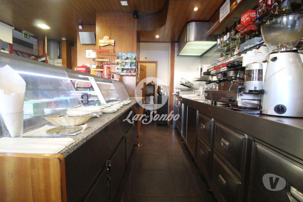 Comprar Loja Porto - Fotos para Trespasse de Café em zona nobre do Porto