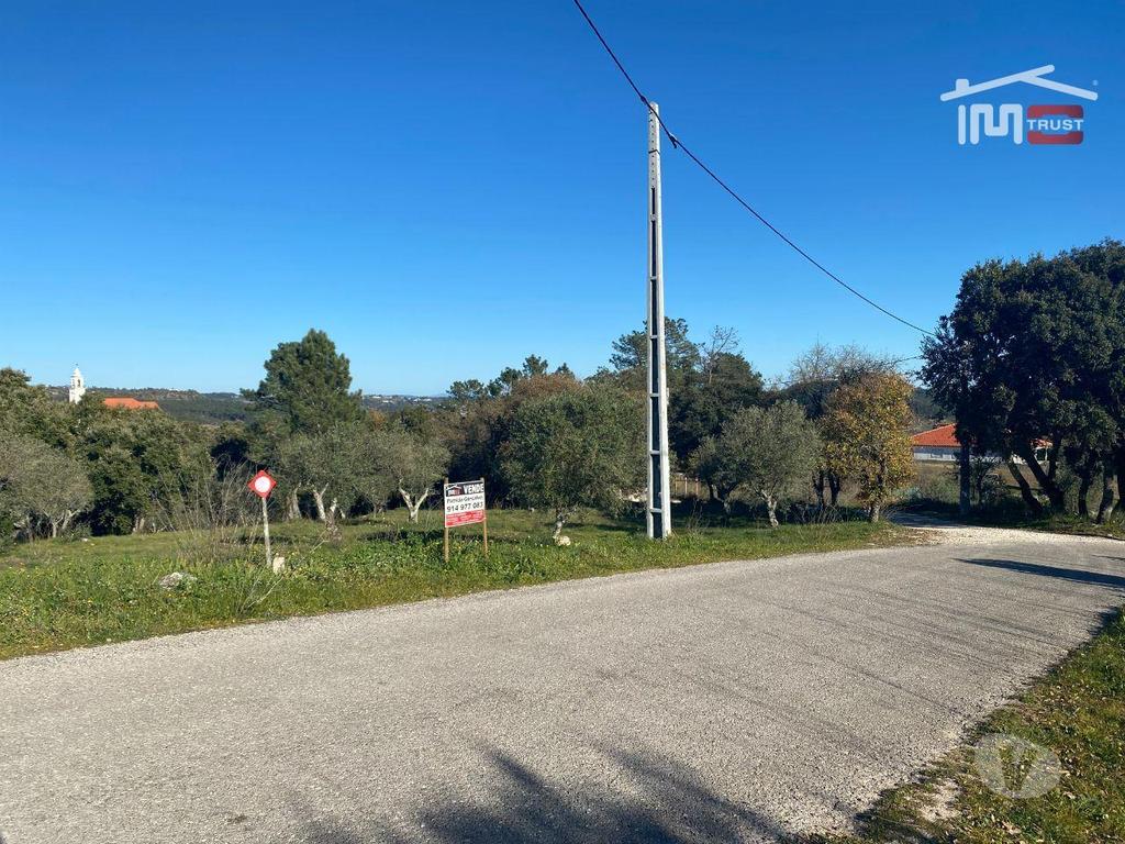 Terrenos Ourém - Fotos para Terreno com possibilidade de construção com uma área 2150 M2