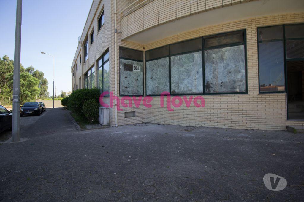 Comprar Loja Vila Nova de Gaia - Fotos para Loja com Terraço na Madalena a 700m das Praias