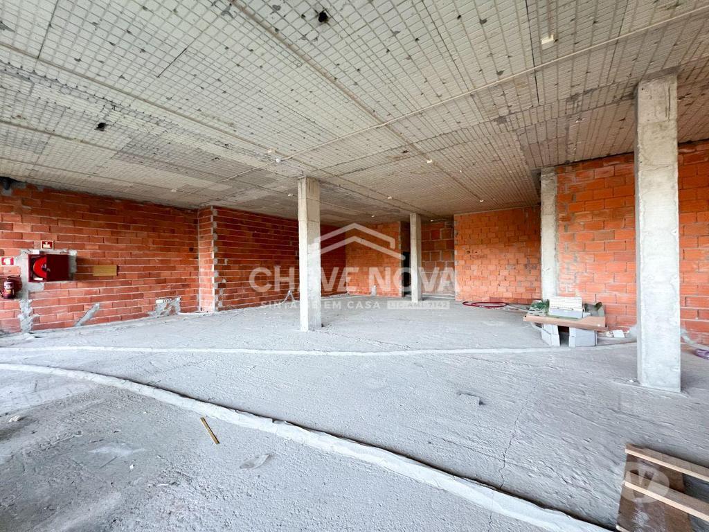 Comprar Loja Maia - Fotos para Venda Arrendamento de Loja - Moreira, Maia (5 min Aeroporto)