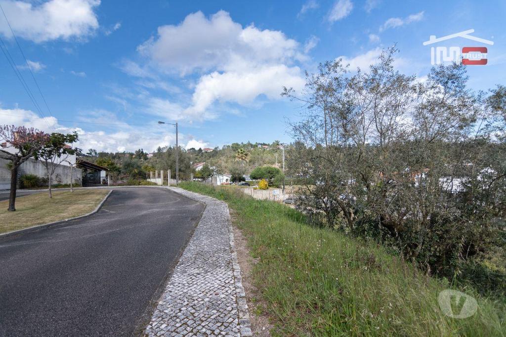 Terrenos Ourém - Fotos para Ourem-Terreno Urbano em zona privilegiada de Ourém, (1-T-000438)