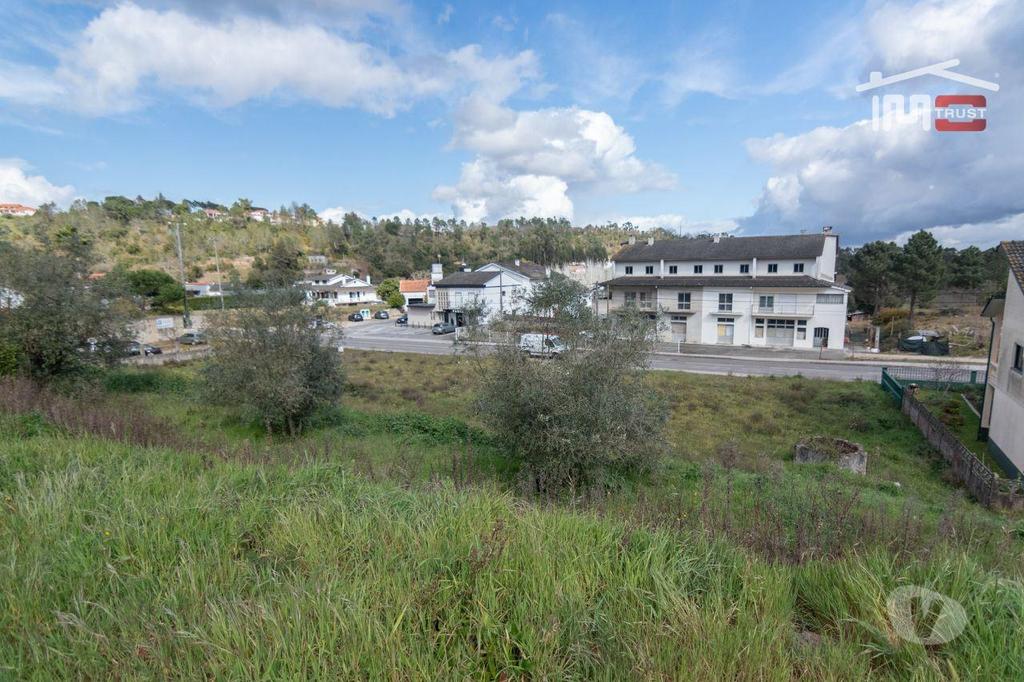 Terrenos Ourém - Fotos para Ourem-Terreno Urbano em zona privilegiada de Ourém, (1-T-000438)