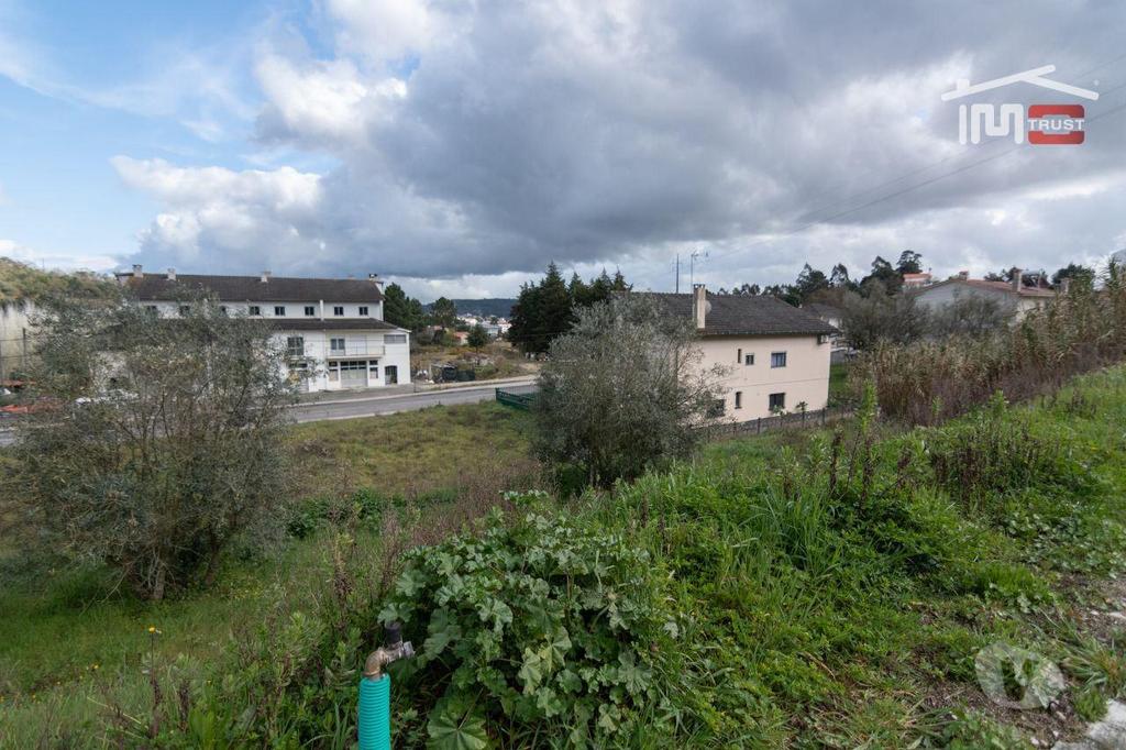 Terrenos Ourém - Fotos para Ourem-Terreno Urbano em zona privilegiada de Ourém, (1-T-000438)
