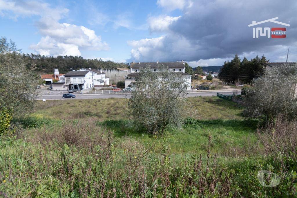 Terrenos Ourém - Fotos para Ourem-Terreno Urbano em zona privilegiada de Ourém, (1-T-000438)