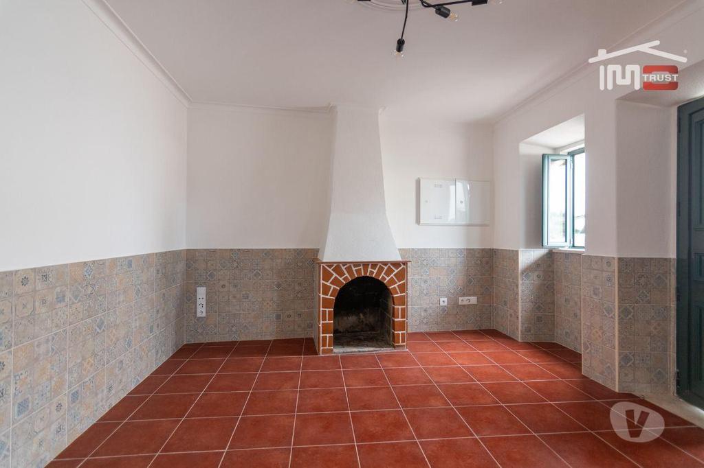 Apartamentos a venda Leiria - Fotos para Moradia T2 totalmente remodelada a dois passos de Fátima.