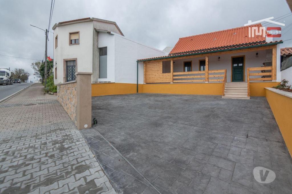 Apartamentos a venda Leiria - Fotos para Moradia T2 totalmente remodelada a dois passos de Fátima.