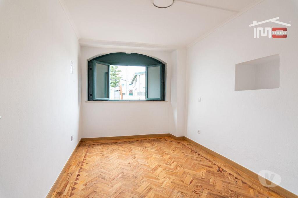 Apartamentos a venda Leiria - Fotos para Moradia T2 totalmente remodelada a dois passos de Fátima.