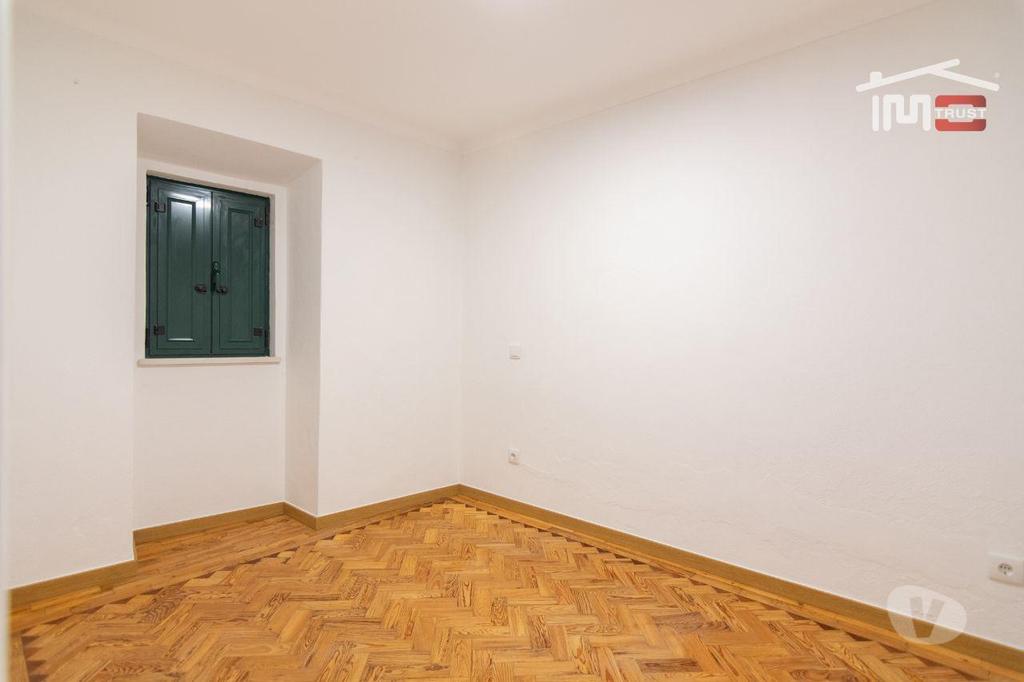 Apartamentos a venda Leiria - Fotos para Moradia T2 totalmente remodelada a dois passos de Fátima.