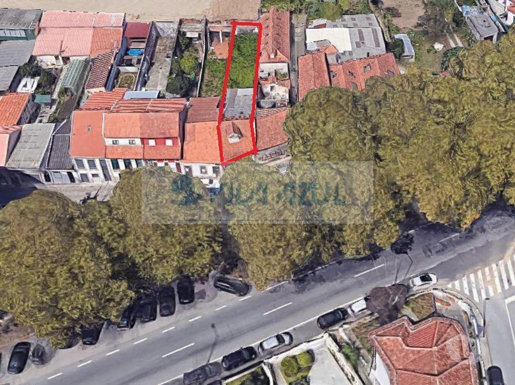 Terrenos Porto - Fotos para Terreno frente à Circunvalação - Construção r c + 3 pisos