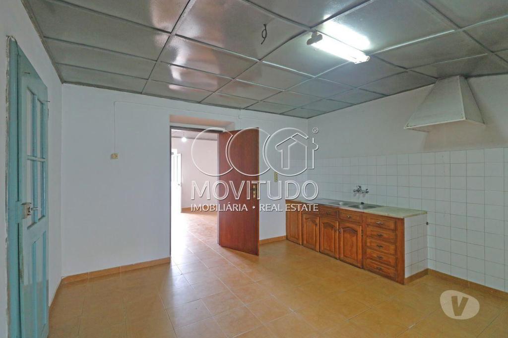 Comprar Loja Golegã - Fotos para RESERVADO - Terreno com Moradia térrea, para venda, situada...