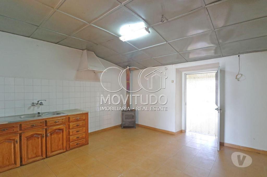 Comprar Loja Golegã - Fotos para RESERVADO - Terreno com Moradia térrea, para venda, situada...