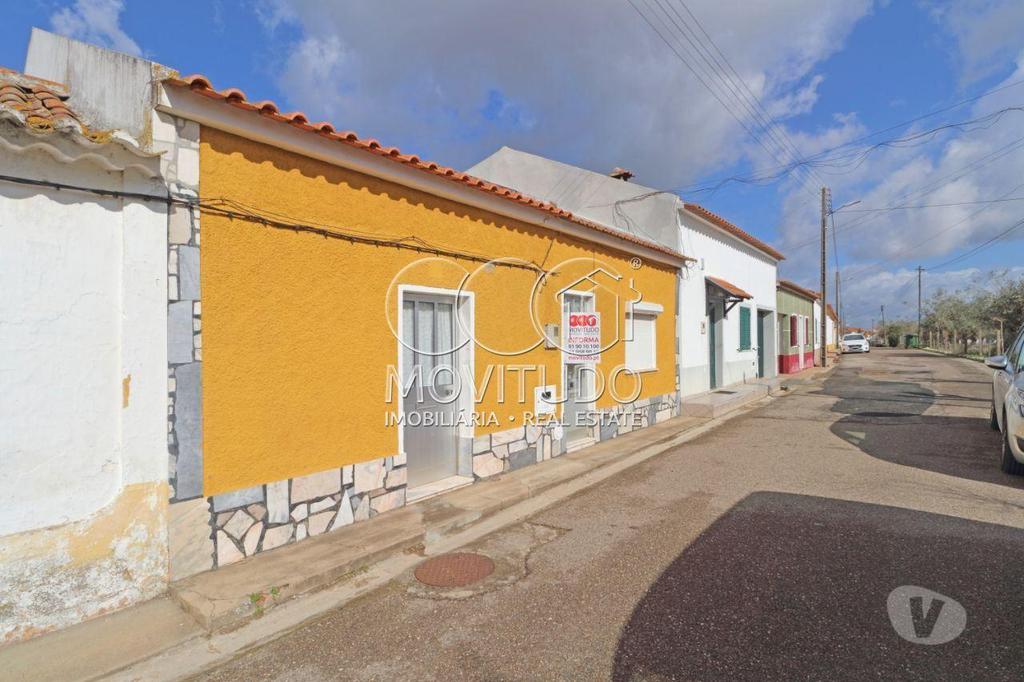 Comprar Loja Golegã - Fotos para RESERVADO - Terreno com Moradia térrea, para venda, situada...