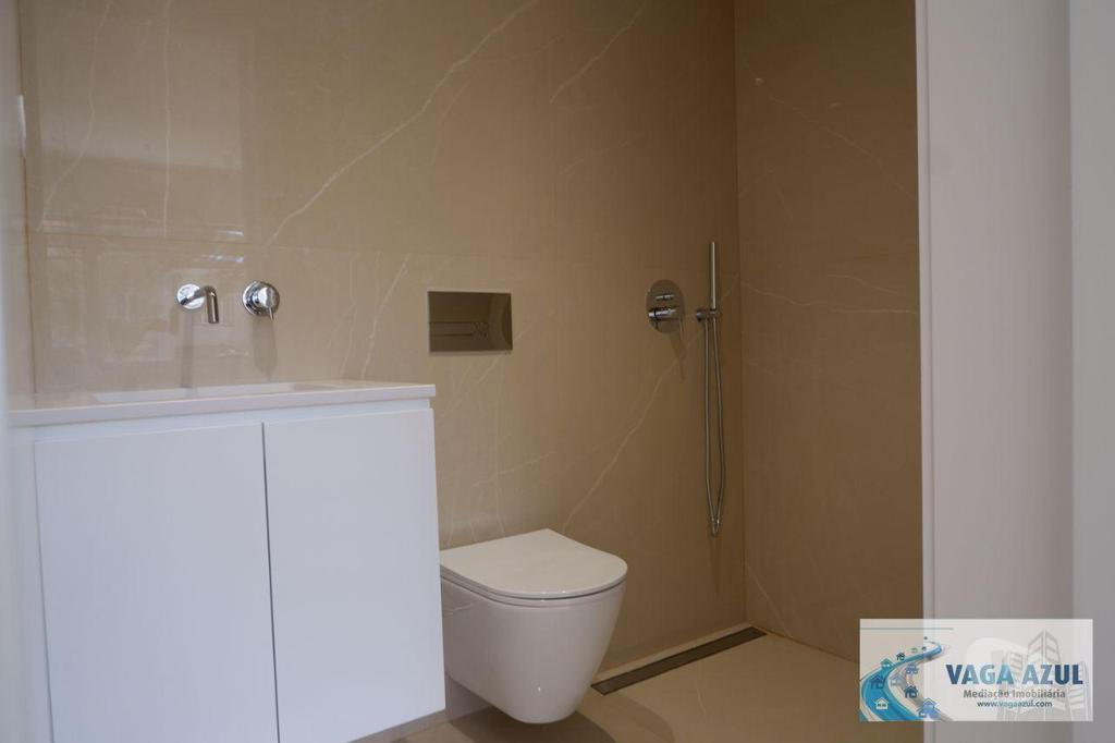 Apartamentos a venda Porto - Fotos para Apartamento T3 com Garagem Individual Recuperado à Avenida da