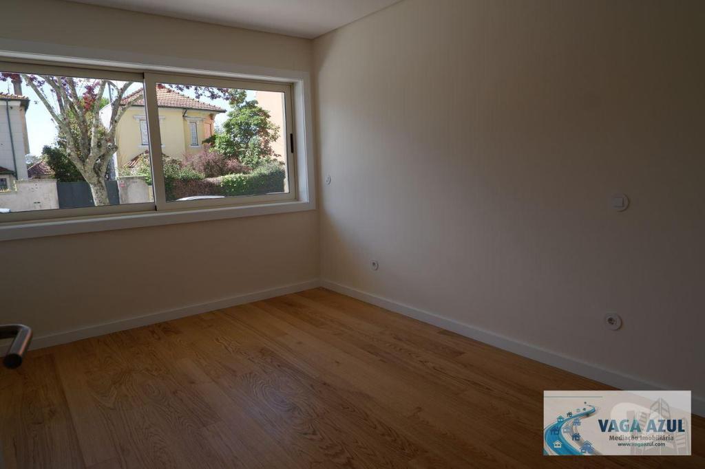 Apartamentos a venda Porto - Fotos para Apartamento T3 com Garagem Individual Recuperado à Avenida da