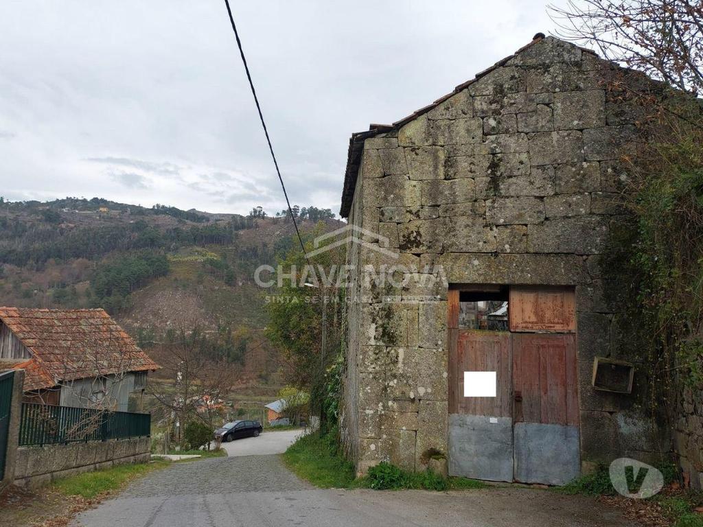 Terrenos Cinfães - Fotos para Cinfaes-Moradia Quinta em Cinfães para Restauro (MAD 01178)