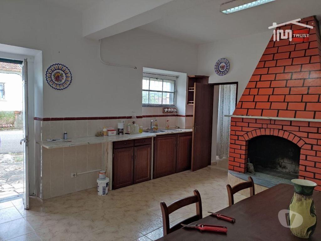 Apartamentos a venda Alvaiázere - Fotos para Ótima moradia de 2 pisos, em bom estado, com furo e logradouro