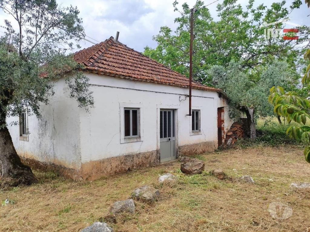Apartamentos a venda Alvaiázere - Fotos para Ótima moradia de 2 pisos, em bom estado, com furo e logradouro