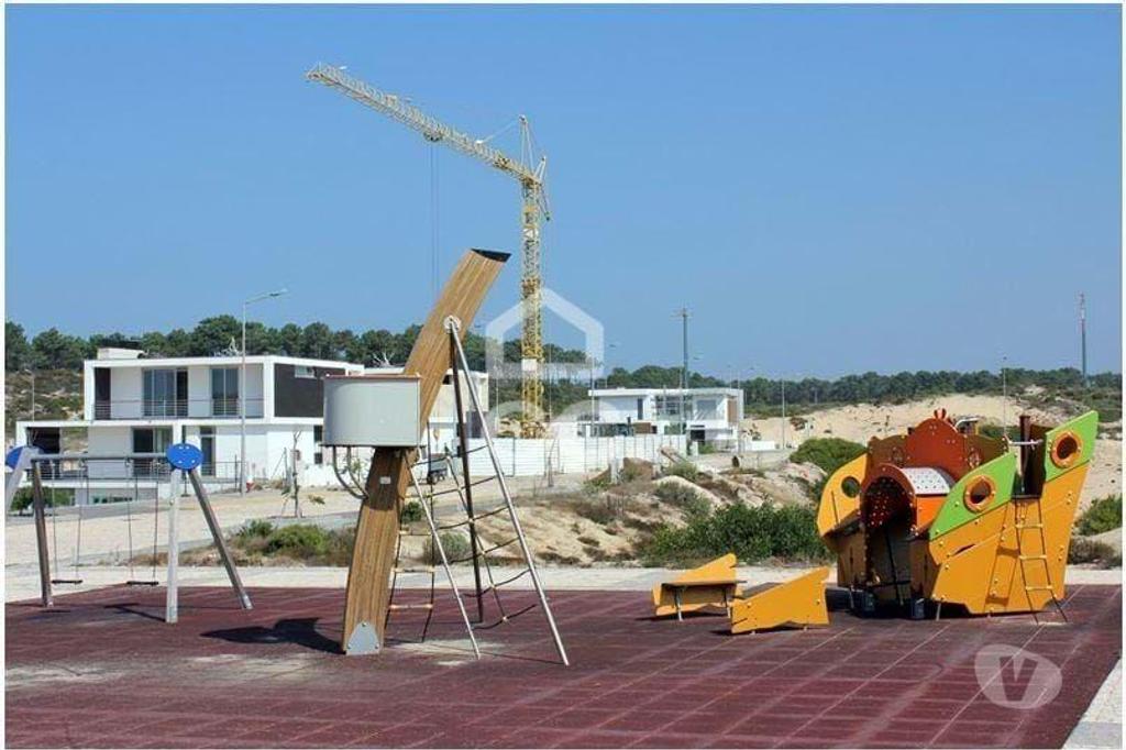 Terrenos Alcobaça - Fotos para Lote de construção para 5 moradias em banda na praia da Pedra do