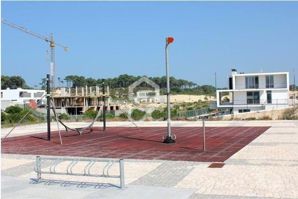 Terrenos Alcobaça - Fotos para Lote de construção para 5 moradias em banda na praia da Pedra do