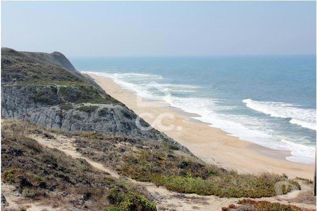 Terrenos Alcobaça - Fotos para Lote de construção para 5 moradias em banda na praia da Pedra do