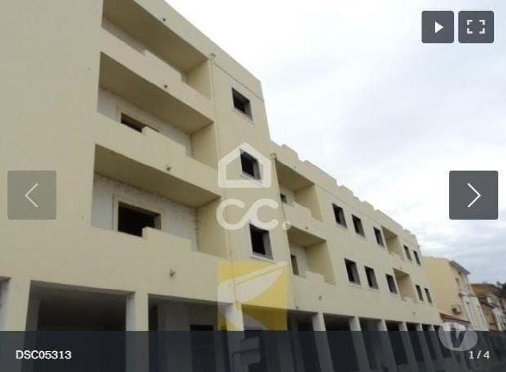 Comprar Loja Coruche - Fotos para Edificio de habitação e comercio em Coruche ( por concluir)