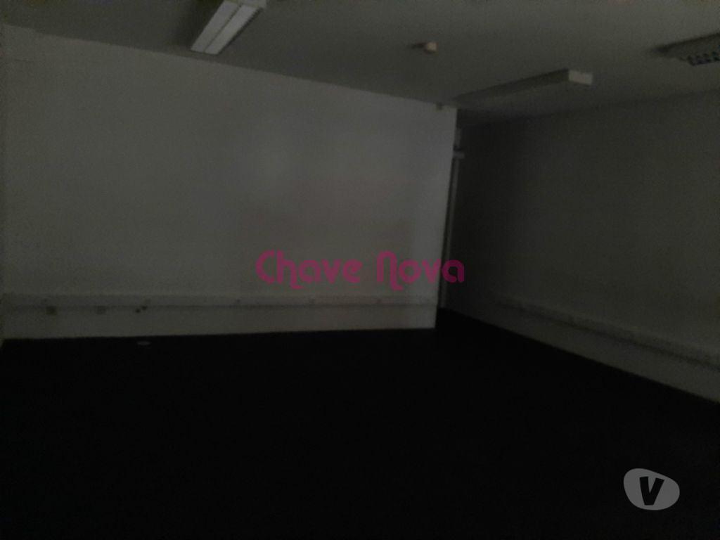 Comprar Loja Vila Nova de Gaia - Fotos para Loja de gaveto em Edifício comercial.