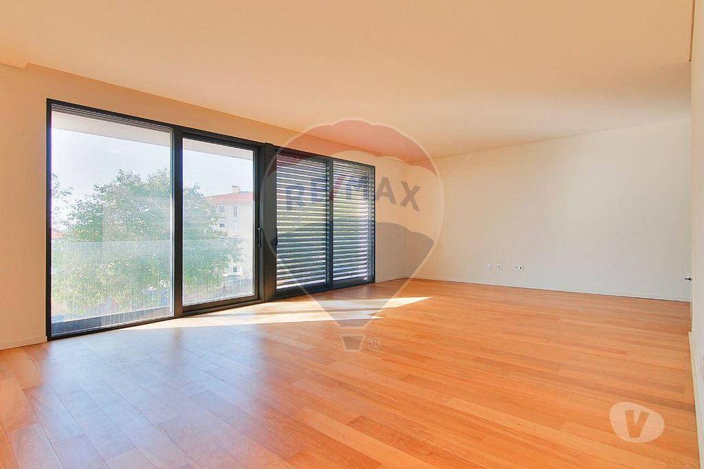 Apartamentos a venda Porto - Fotos para Porto-Moradia T5 para venda (125061006-132)