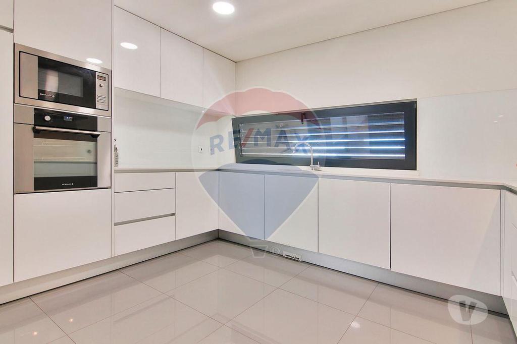 Apartamentos a venda Porto - Fotos para Porto-Moradia T5 para venda (125061006-132)