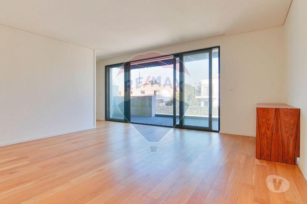 Apartamentos a venda Porto - Fotos para Porto-Moradia T5 para venda (125061006-132)