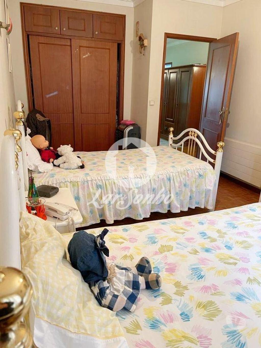 Apartamentos a venda Barcelos - Fotos para Barcelos-Moradia M4 com garagem fechada (265-M-00968)