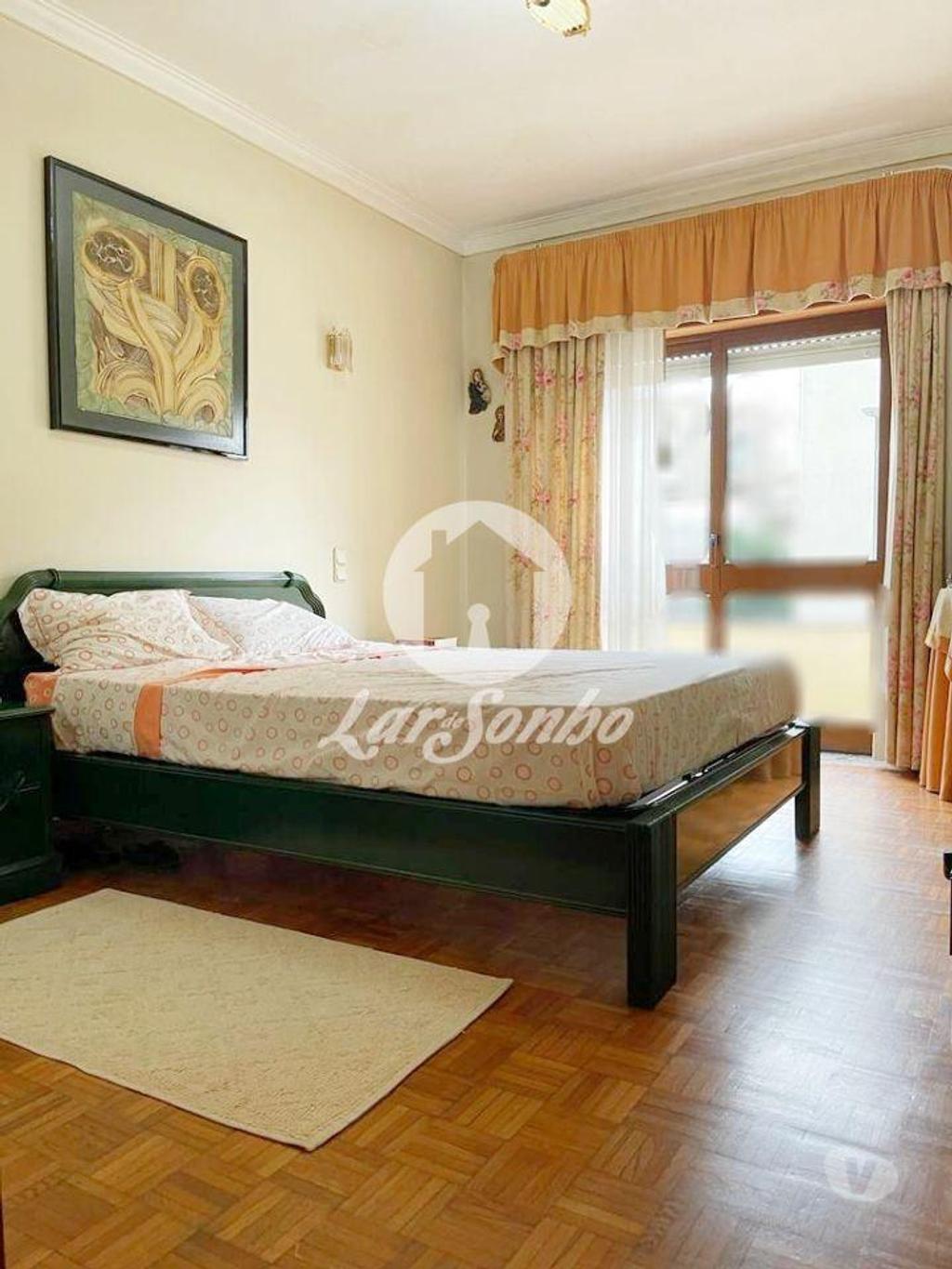 Apartamentos a venda Barcelos - Fotos para Barcelos-Moradia M4 com garagem fechada (265-M-00968)